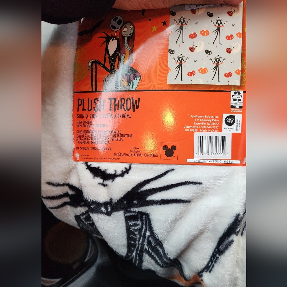 Disney Halloween Plush Throw - Black and White